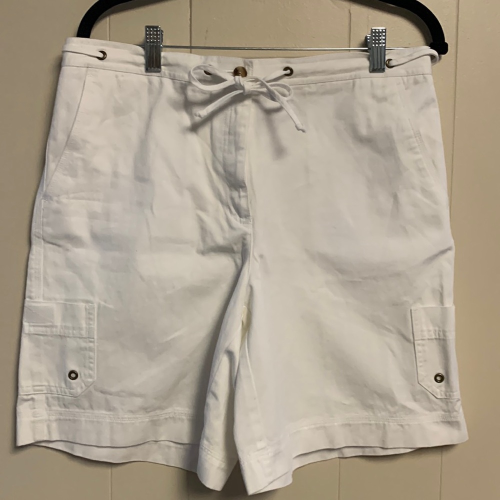 Rafaella White Drawstring Cargo Women's Shorts
